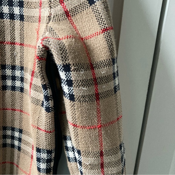 Burberry Sweater - Picture 7 of 9